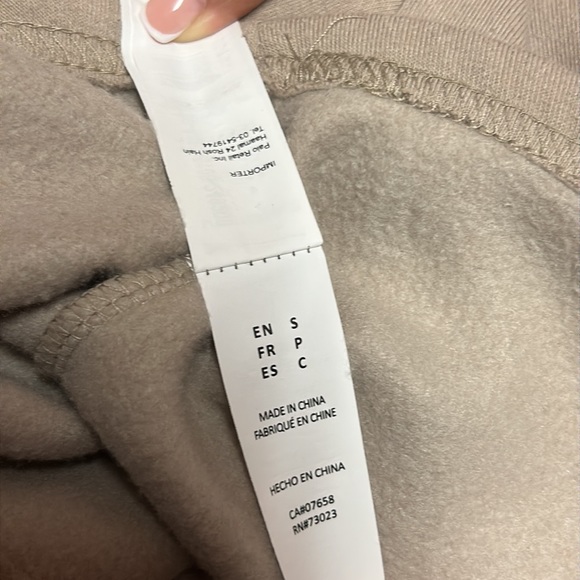 Streetwear Society Active Size Small Beige Turtleneck $20 - Picture 6 of 11